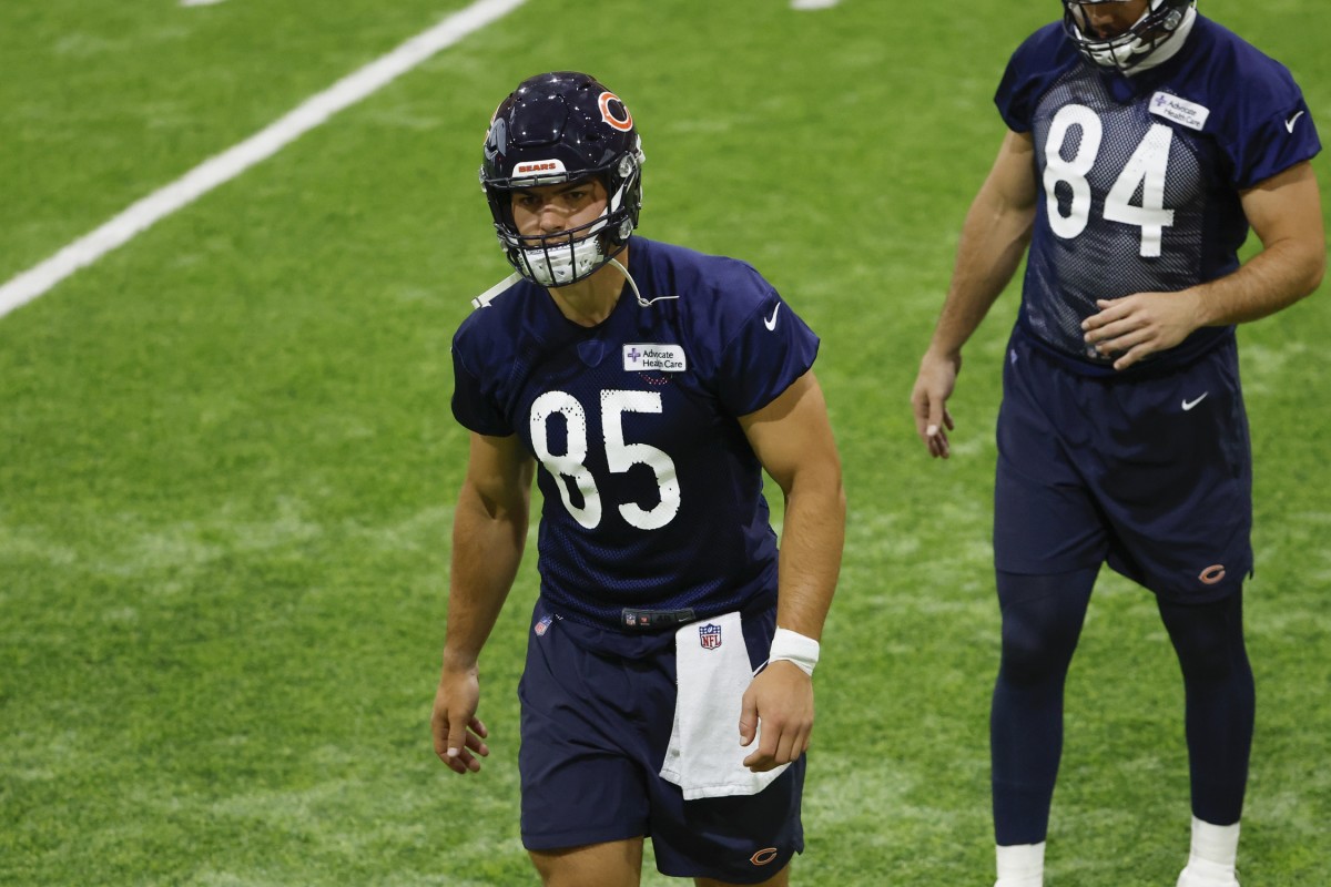 Jun 8, 2022; Lake Forest, IL, USA; Chicago Bears tight end Cole Kmet (85) warms up during organized team activities at Halas Hall.